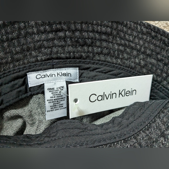 Calvin Klein, new with tags, denim bucket hat - Picture 3 of 5